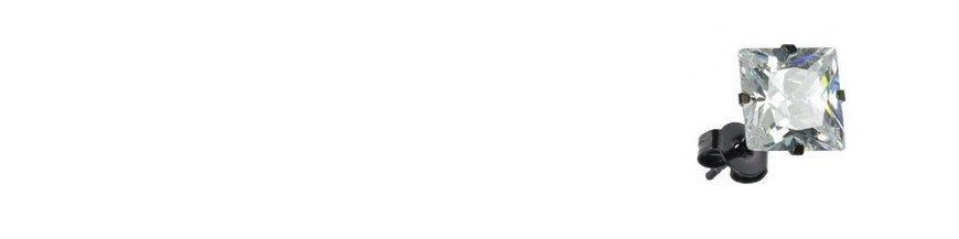 Boucles d'oreilles fantaisie de qualité en matériaux précieux.