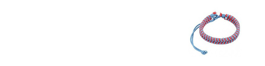 Bracelet en cuir tressés de couleurs noir, marron, rouge