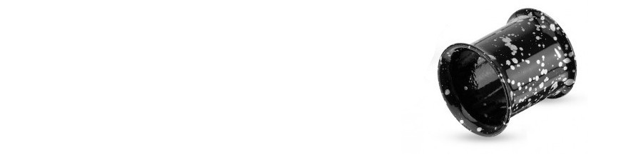 Piercing oreille noir